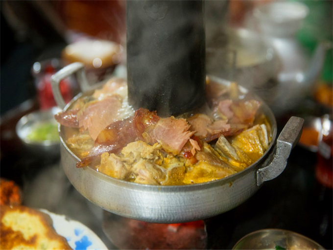 云南旅游香格里拉美食有哪些 耗牛肉火锅