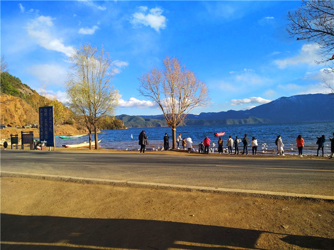 丽江泸沽湖一日游跟团多少钱—泸沽湖旅游景点图片