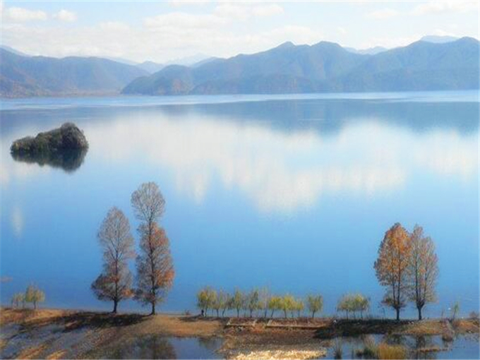 丽江玉龙雪山香格里拉五日游旅游景点：泸沽湖