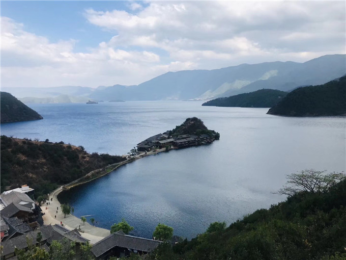 丽江到泸沽湖二日游亲爱的客栈 里格半岛观景台